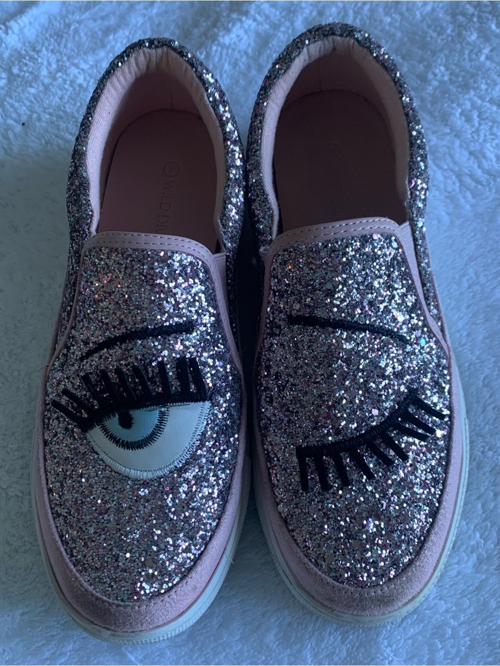 Wild Diva Lounge Pink Glitter Winking Eye Slip-On Sneakers Women's Size 7